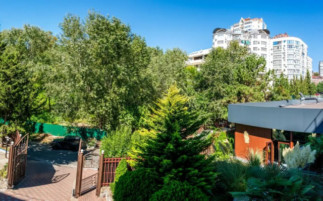 Elitny Apartament v Gostinitse Senator Flat