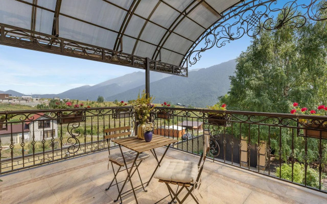 Частный дом Райский уголок среди гор и альпийских лугов