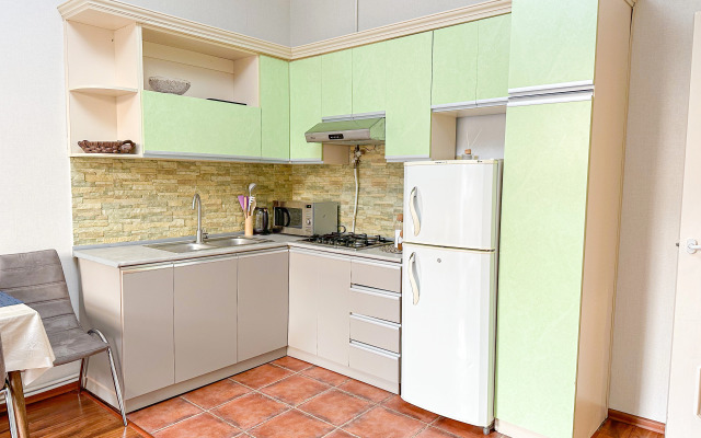 S Frantsuzskim Balkonom Apartaments