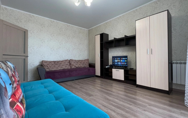 V Novom Dome V Tsentre Goroda Flat