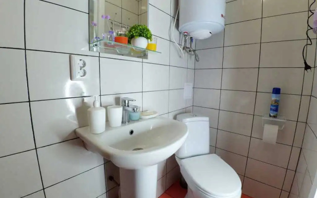 Студия 4 Тат Хаус на улице Нурсултана Назарбаева 9 в центре города у станции метро