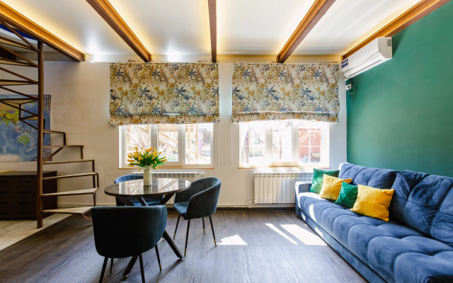 Dvukhurovnevaya V Tsentre Astrakhani Flat