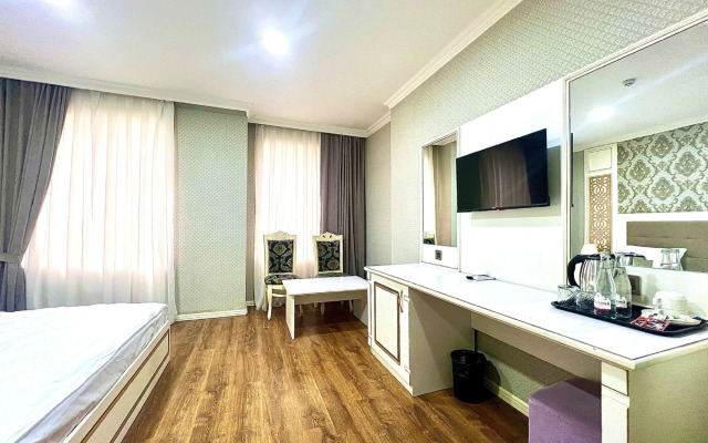 Maris Baku Hotel
