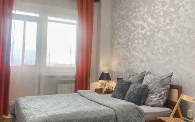 ZHivite v centre Evrodvushka do 5 chelovek v shage ot zhd vokzala i ploshchadi Flat
