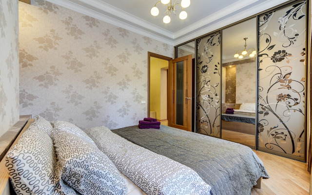 Квартира Двухкомнатная с евроремонтом, стильной ванной и балконом