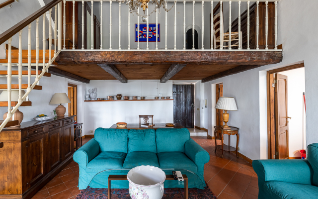 Castello Del Duca Hotel
