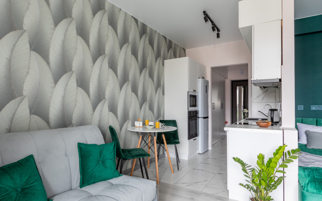 RoomyRoom Emerald Flat