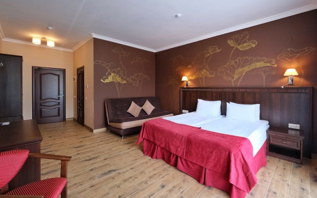 GrandShale Hotel