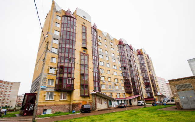 "Kvartirnyij Vopros" na Artema 89 Apartments