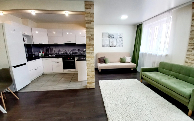 V Serdtse Vostochnogo Rayona Flat
