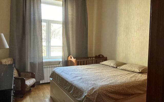 U Kazanskogo Sobora I Doma Zingera Apartments