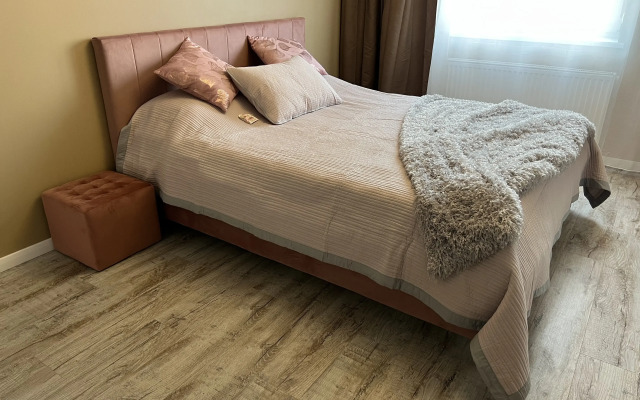 Uyutnoye gnezdyshko na Zapadnom plyazhe Baltiki Flat