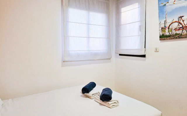 Comfort & Balcony By Feelhome Apartments