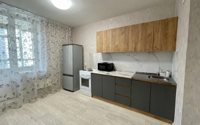 Апартаменты на улице Авиаторов 42