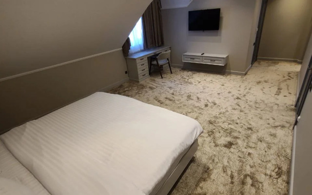 Bravo Hotel