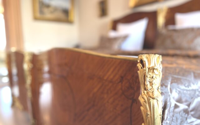 Апартаменты Исторические на Гражданской 3