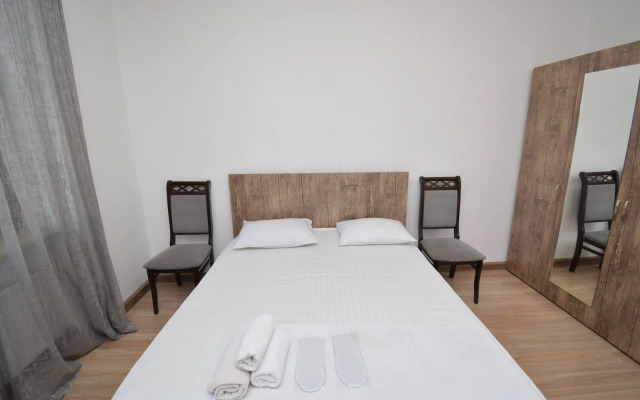 Perte House Apartment's on Argishti 13 Street Apartments