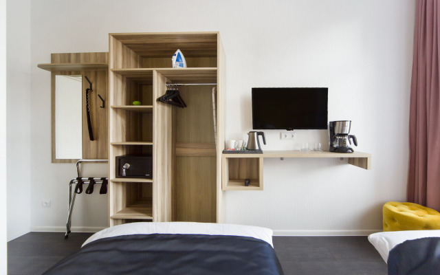 Отель Viva La by Academia