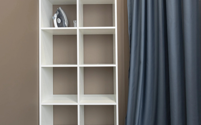 Pervy Posutochny Flat