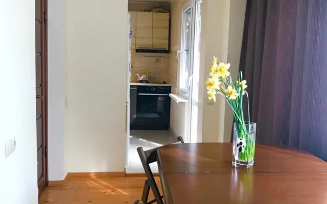 Tryokhkomnatnaya Na Beregu Morya Mokko Plyazh Flat