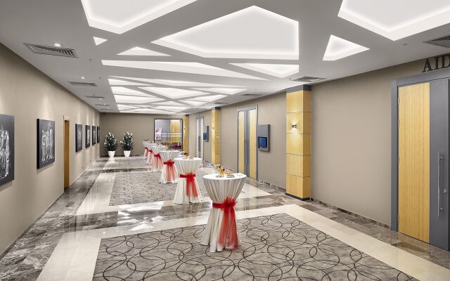 Отель Ramada Plaza by Wyndham Eskisehir