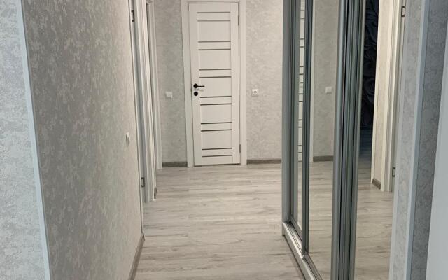 Апартаменты Ассорти двухкомнатные комфорт класса недалеко от аэропорта