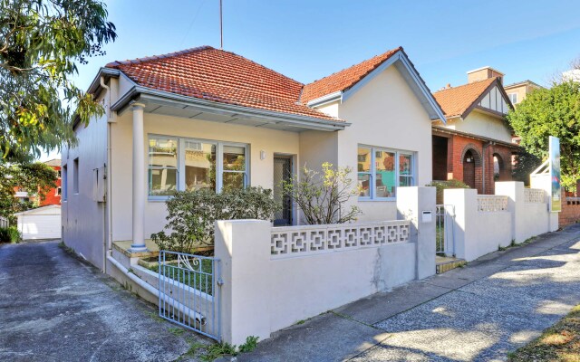 Private Beach House in Bondi Apartments