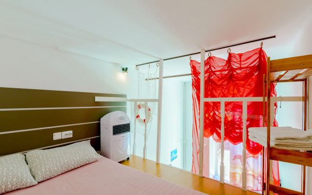 Квартира Двухуровневые Трехместные Студии Глобус Апарт на Марата