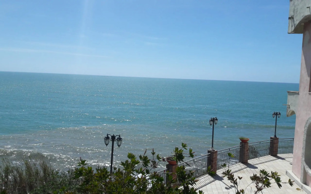 Отель Hydra Club Hotel e Village