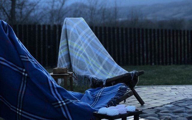 Частный дом часть с 2 спальнями с видом на горы