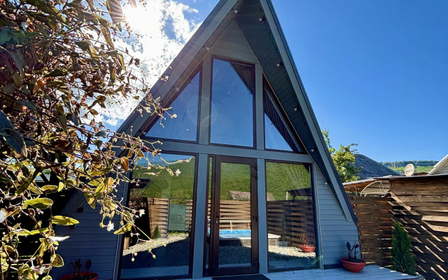 Частный дом Отражение гор