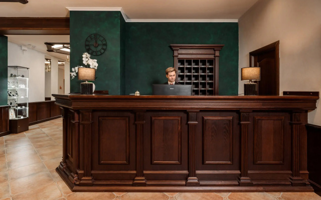 Отель Рудов