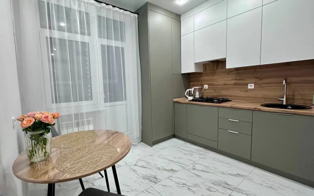 Na 14 Etazhe Flat