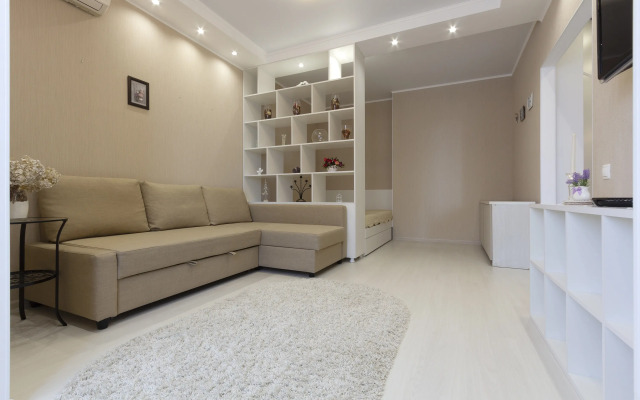 Green FOX Na Ulice Latysheva 3E/1 Apartments