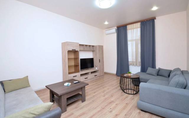 Perte House Apartment's on Spendaryan 5 Street Apartments