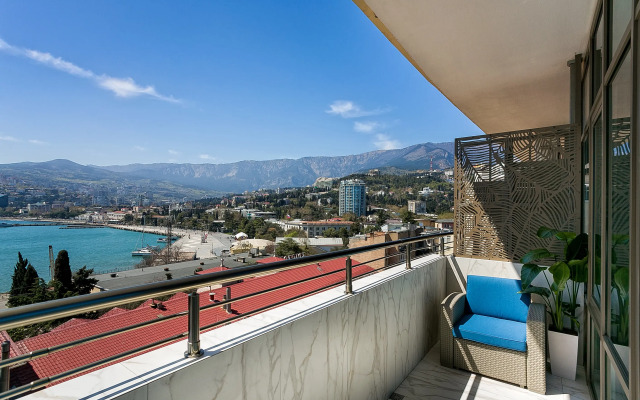 Yalta Plaza Apartments