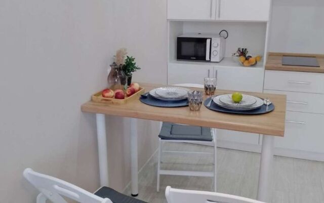 2 Na Bekhtereva 2B Flat