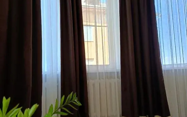 Dvushka Ryadom S Tts Yarmarka I Vokzalom Flat