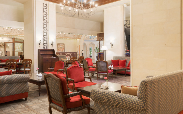 Bogatyr Hotel — Includes Sochi Park Tickets