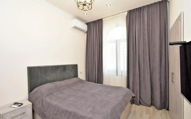 2-K, Ulitsa Amiryana, Am713 Flat