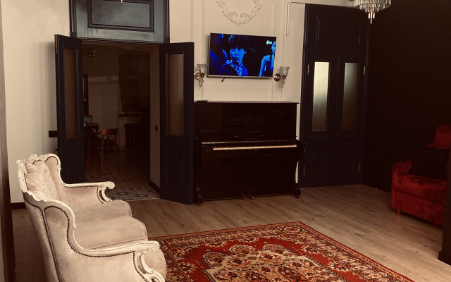 Na Grecheskoy Flat