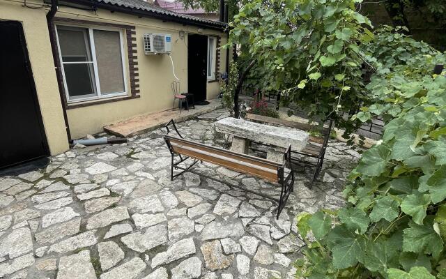 Apartments-Buachidze "Vinogradniy domik 2k"