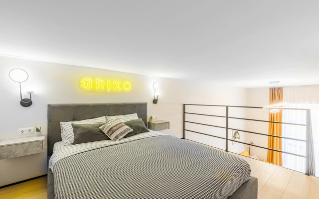YELLOW Studio Apartments