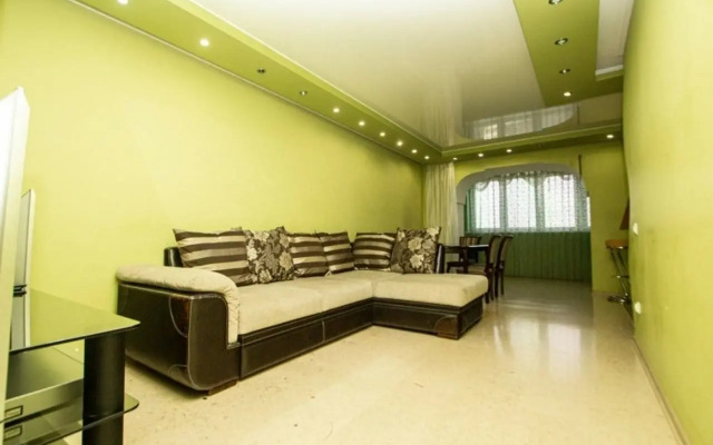 iRent na Samartseva Apartments