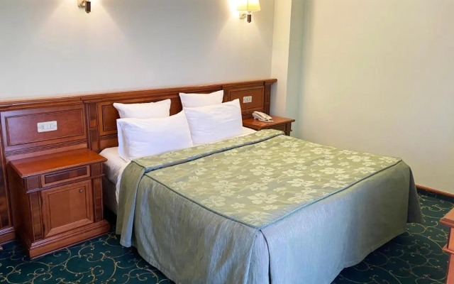 Hotel Russia