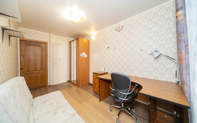 Квартира Уютная Трехкомнатная на Крисанова 27