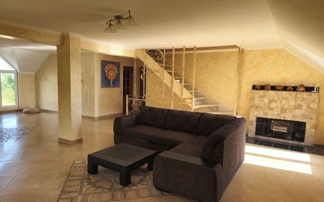 Happylinn Villa