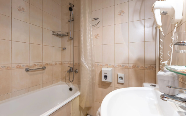 Dvukhmestnye City Lights Na Nevskom S Odnoy Krovatyyu Apartments