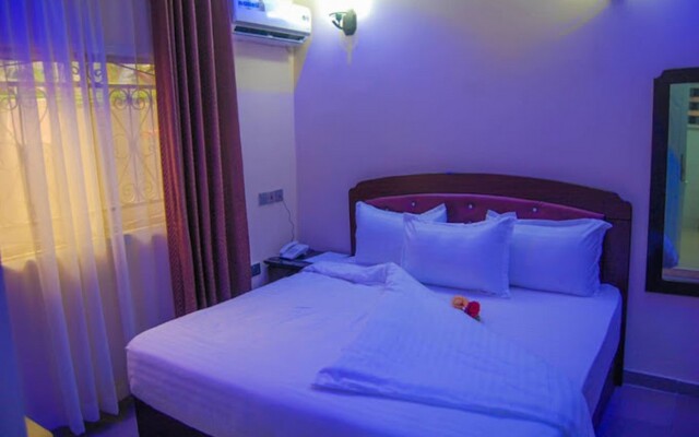 Ama Luxury Suites Hotel