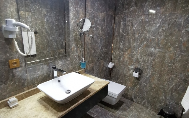 Perapolis Hotel
